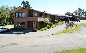 New Age Inn - Voyageur Motel